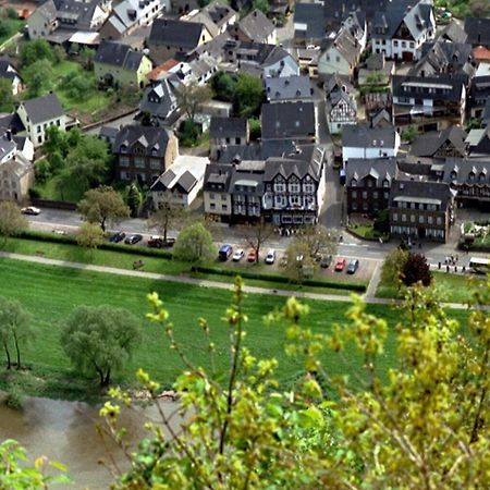 Hotel Zur Winzergenossenschaft Ернст Екстериор снимка