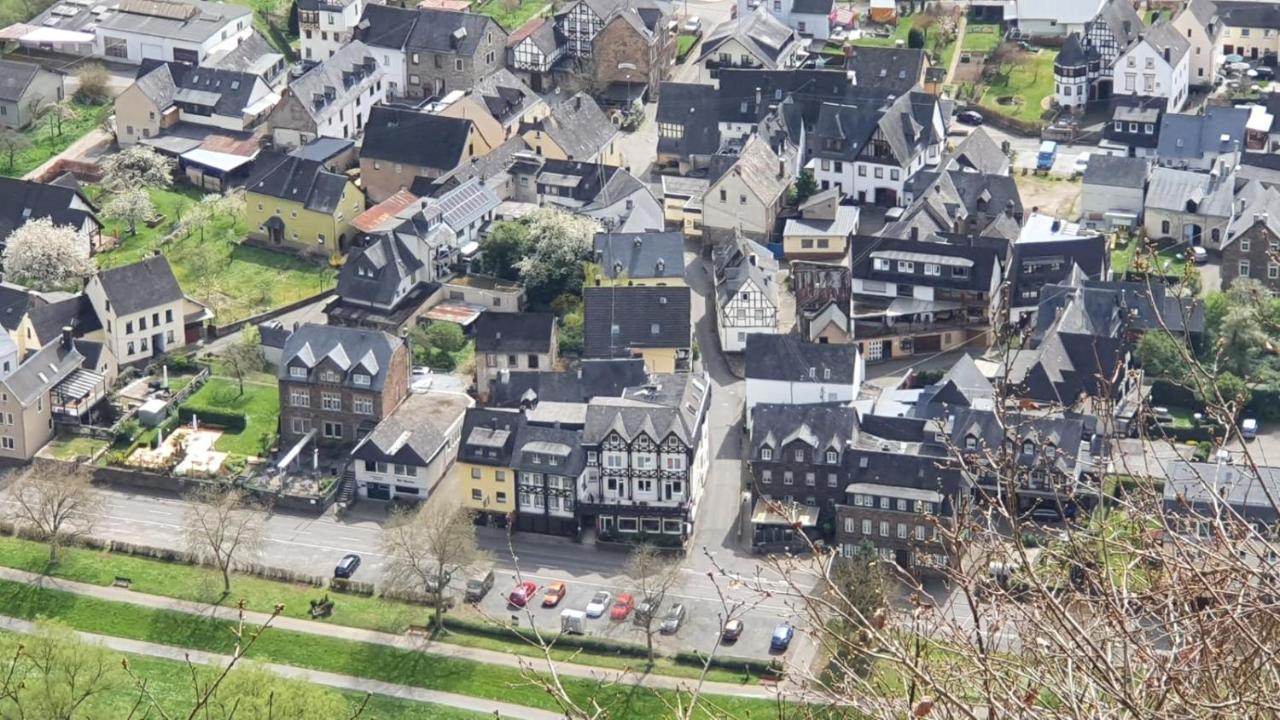 Hotel Zur Winzergenossenschaft Ернст Екстериор снимка