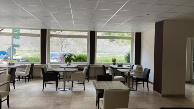 Hotel Zur Winzergenossenschaft Ернст Екстериор снимка