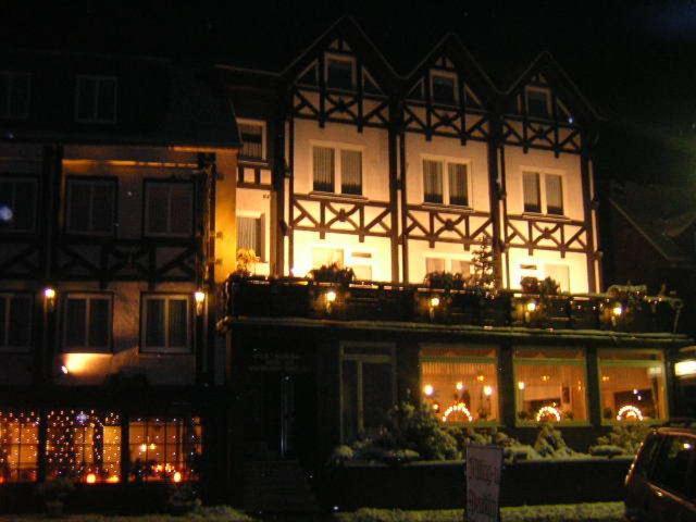 Hotel Zur Winzergenossenschaft Ернст Екстериор снимка