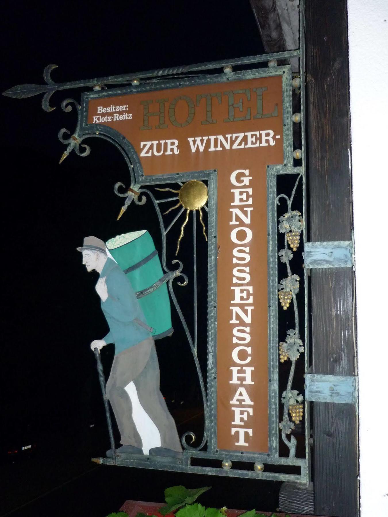 Hotel Zur Winzergenossenschaft Ернст Екстериор снимка